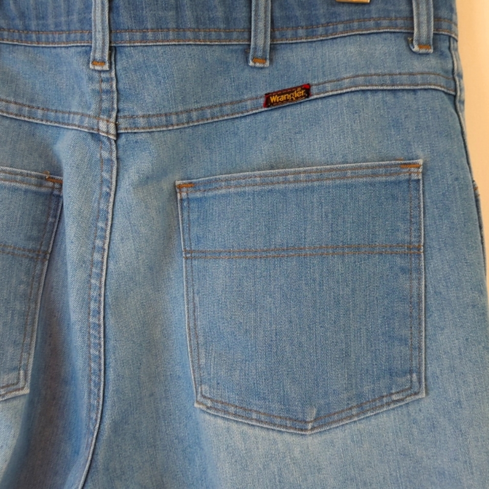 Wrangler Men's Relaxed Jeans in Light Blue